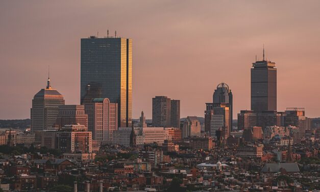 Au seing de l’entreprise ou au sein de l’entreprise : quelle formulation privilégier ?