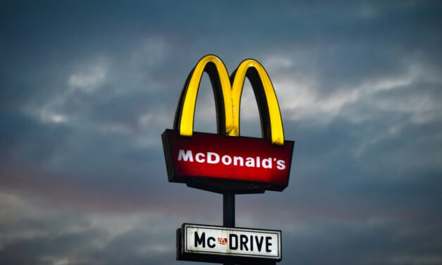 Salaire McDonald à 16 ans : combien peut-on gagner ?