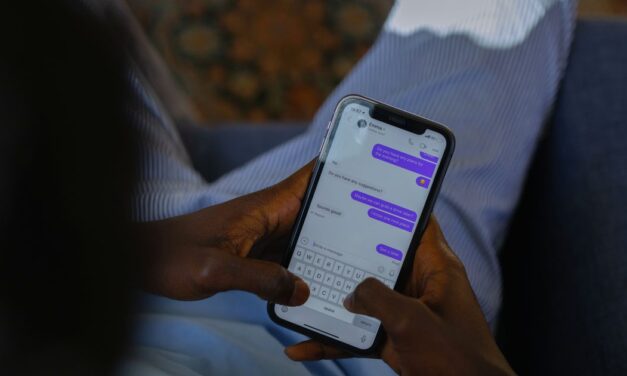 SMS des impôts pour régularisation : comment repérer l&rsquo;arnaque