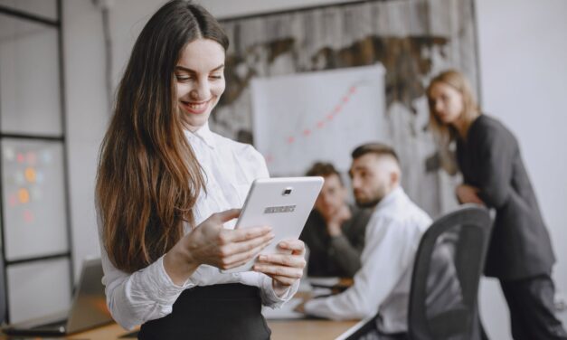 Business IA à lancer en 2027 : les meilleures opportunités se trouvent entre l&rsquo;outil et l&rsquo;entreprise qui ne sait pas encore s&rsquo;en servir